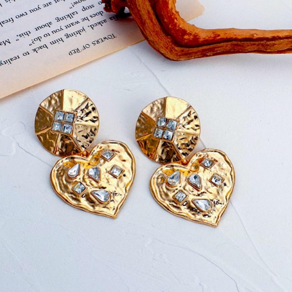 🌟 Big Heart Gold Tone Earrings